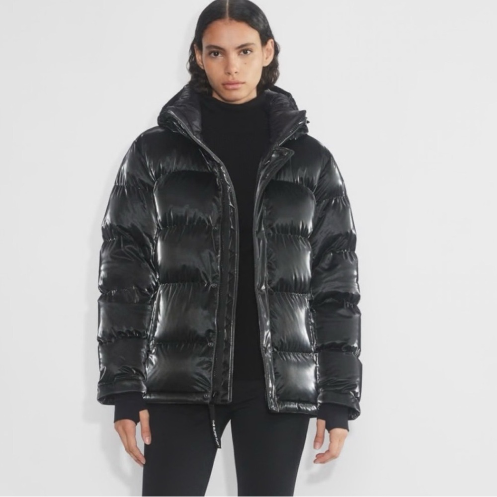 Aritzia Superpuff Mid Length - Women's Black Puffer Jacket
